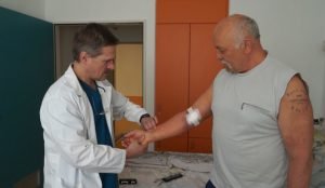Челябинские кардиохирурги освоили операции на сердце через прокол на руке