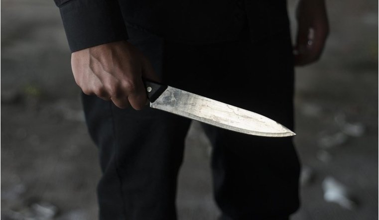 Житель Кыштыма напал на 16-летнего парня с ножом