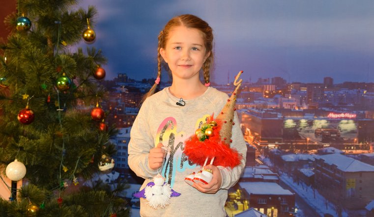 ева польна 2023. ру тв новогодний. елка тв приложение. муза на елке.