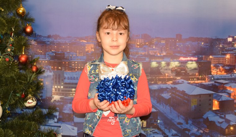 муза на елке. елка тв приложение. телеканал ёлка тв. елка тв приложение. новогодний телеканал.