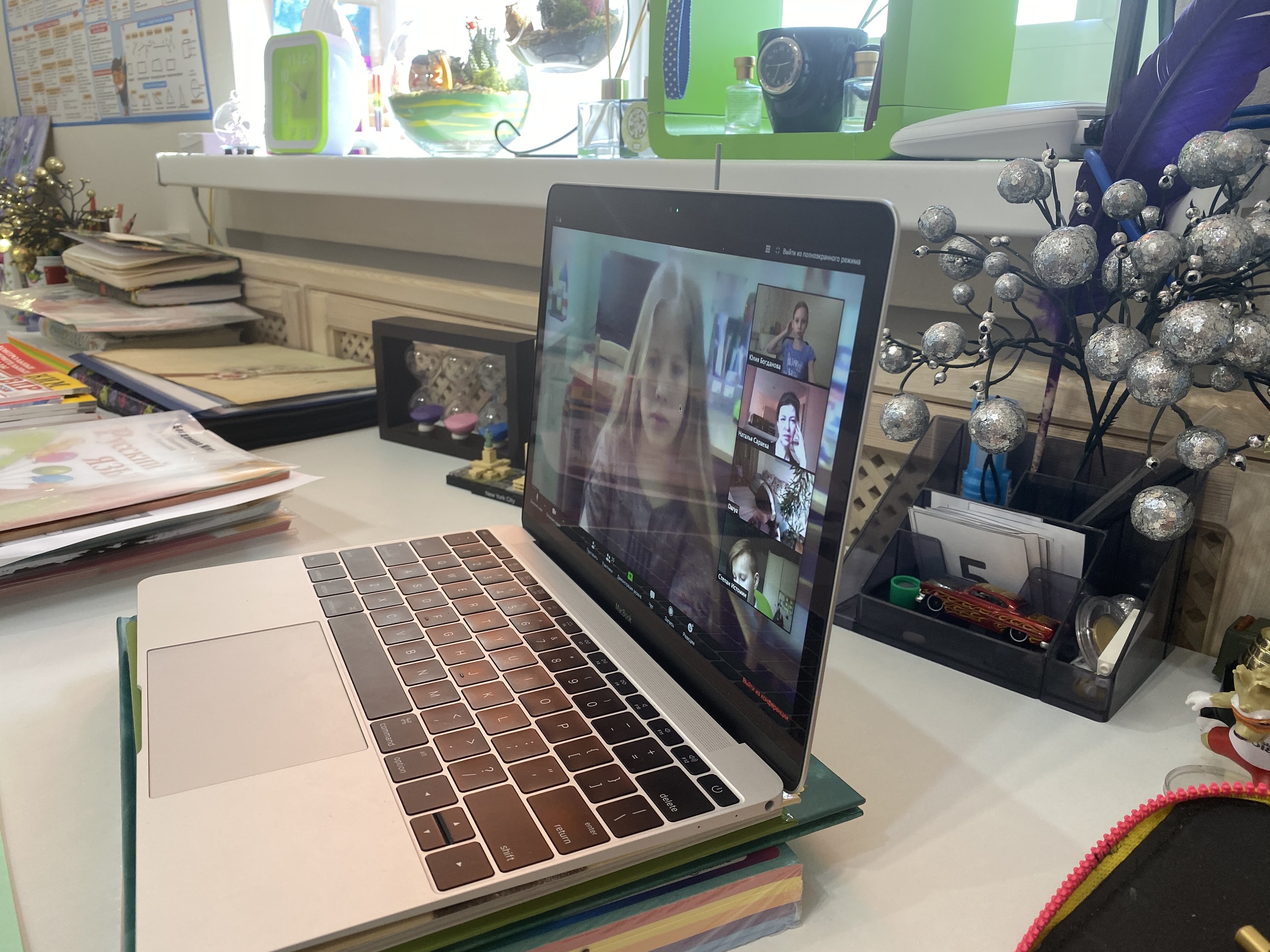 Уроки в пижаме. В школах Челябинской области с понедельника начнется дистанционное обучение