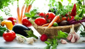 Отпугивают вредителей. 7 овощей, которые лучше растут в паре