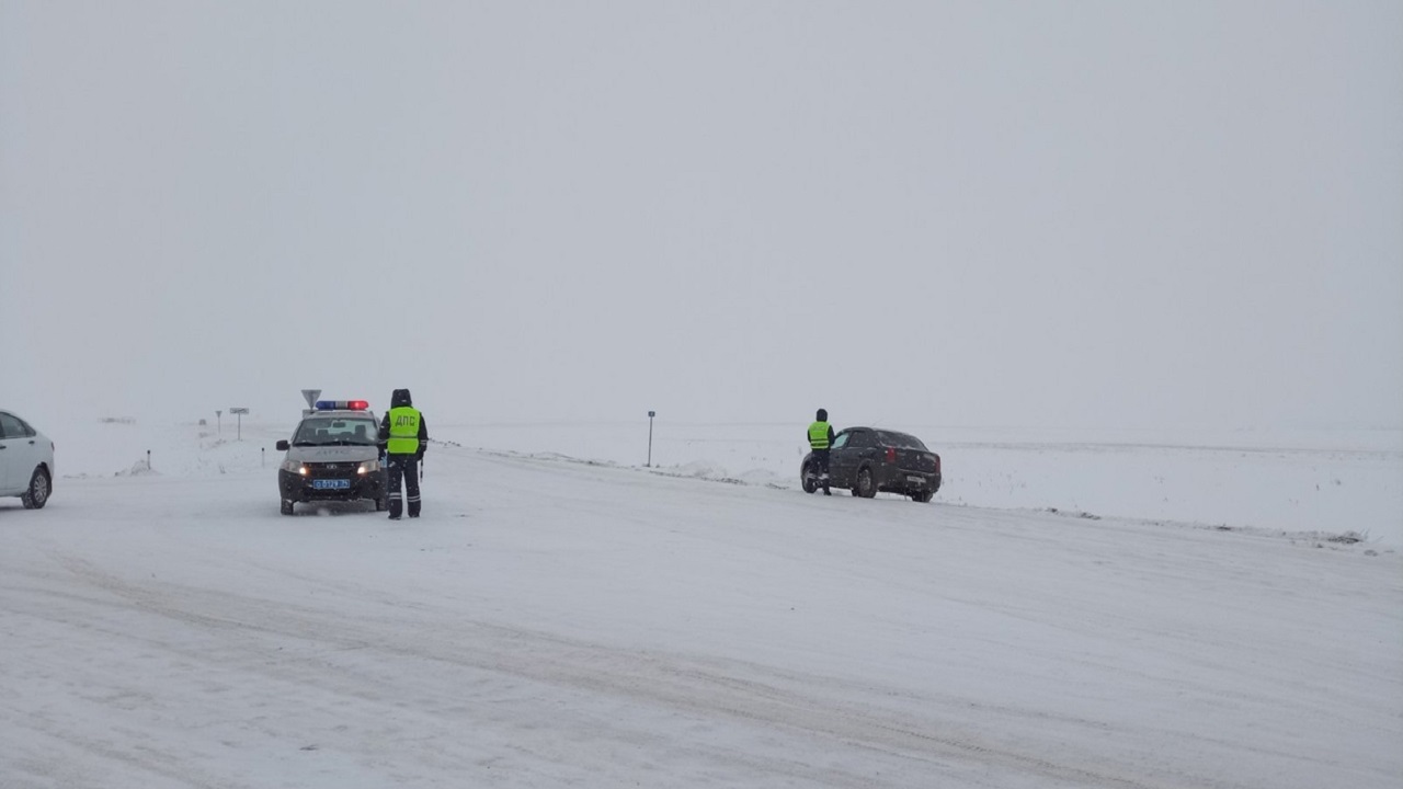 На трассе М5 в Челябинской области ограничили движение из-за непогоды На трассе М5 в Челябинской области ограничили движение из-за непогоды