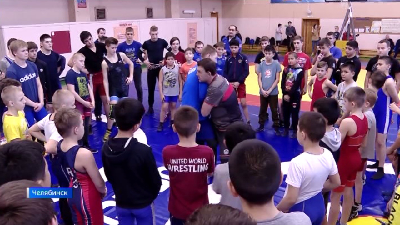 Титулованный борец Василий Теплоухов организовал мастер-класс в Челябинске