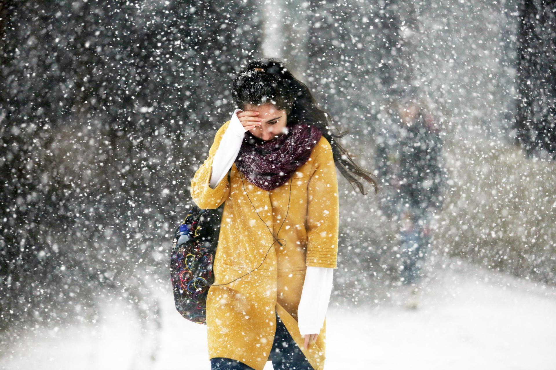 Снегопад и гололедица ожидаются в Челябинской области: погода по городам региона 