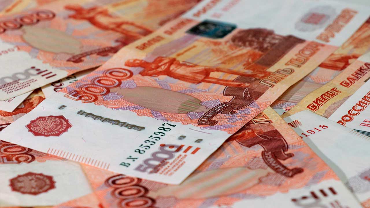 Хотели купить смартфон: жителей Челябинской области задержали за сбыт фальшивых денег