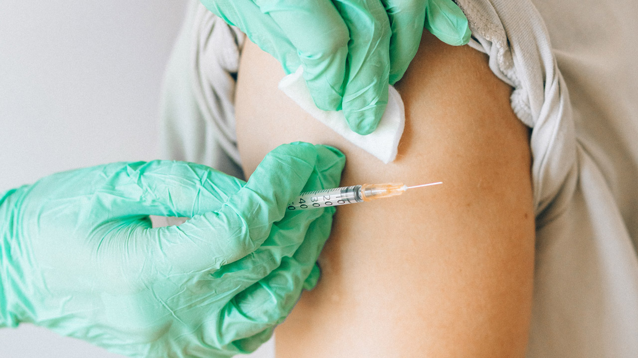 Круглосуточные пункты вакцинации от COVID-19 в Челябинске поменяли режим работы