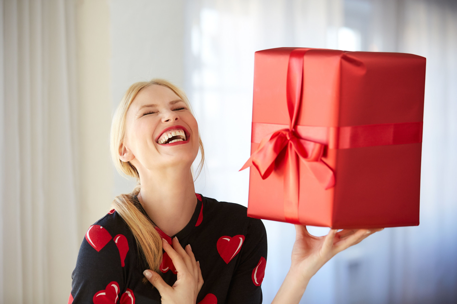 Приметы о подарках: 10 вещей, которые категорически нельзя дарить 