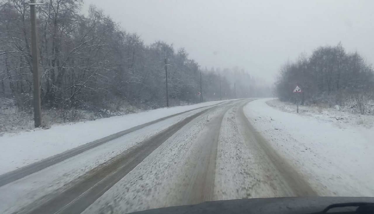 Трассы в горах Челябинской области занесло снегом