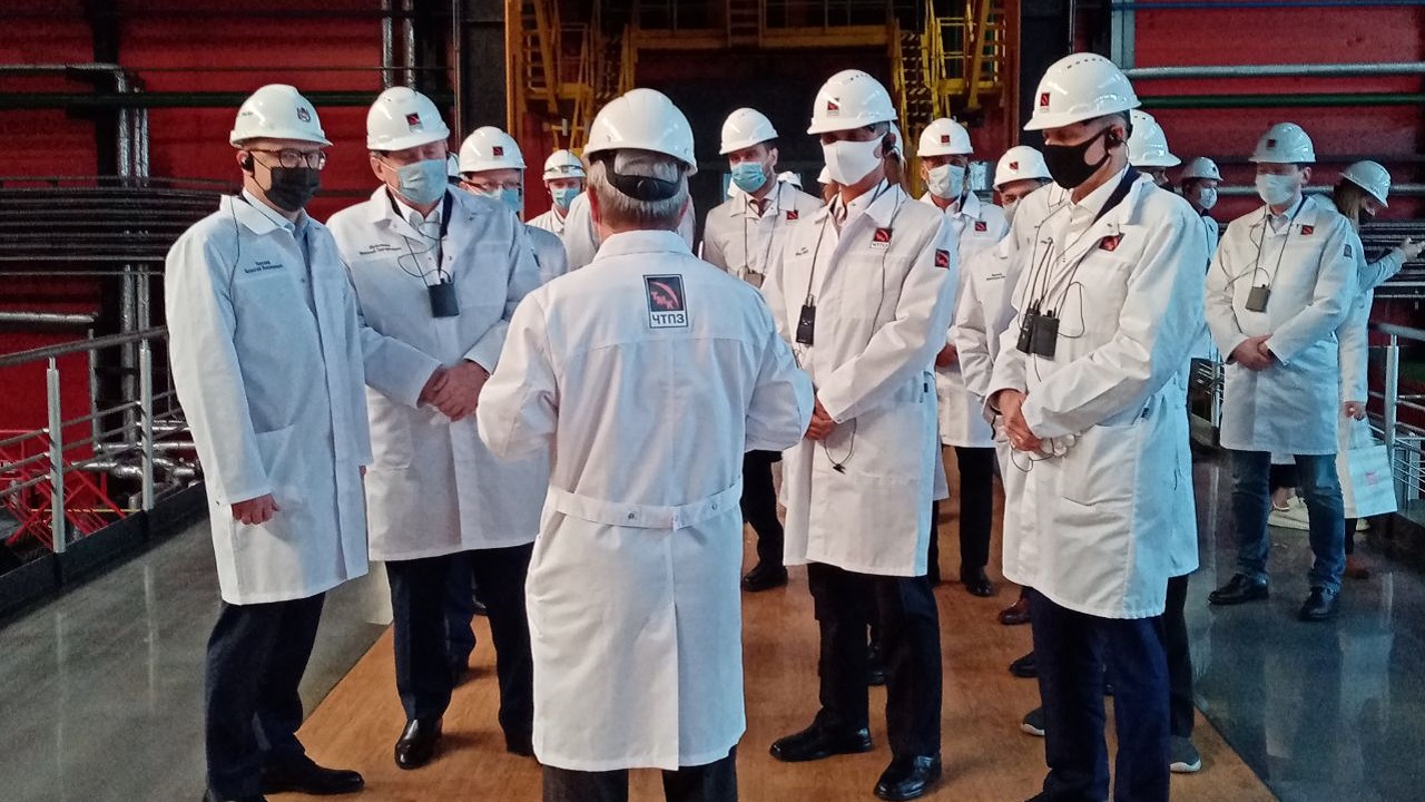 Трубы из Челябинска будут поставлять в Пакистан: производство посетил министр энергетики