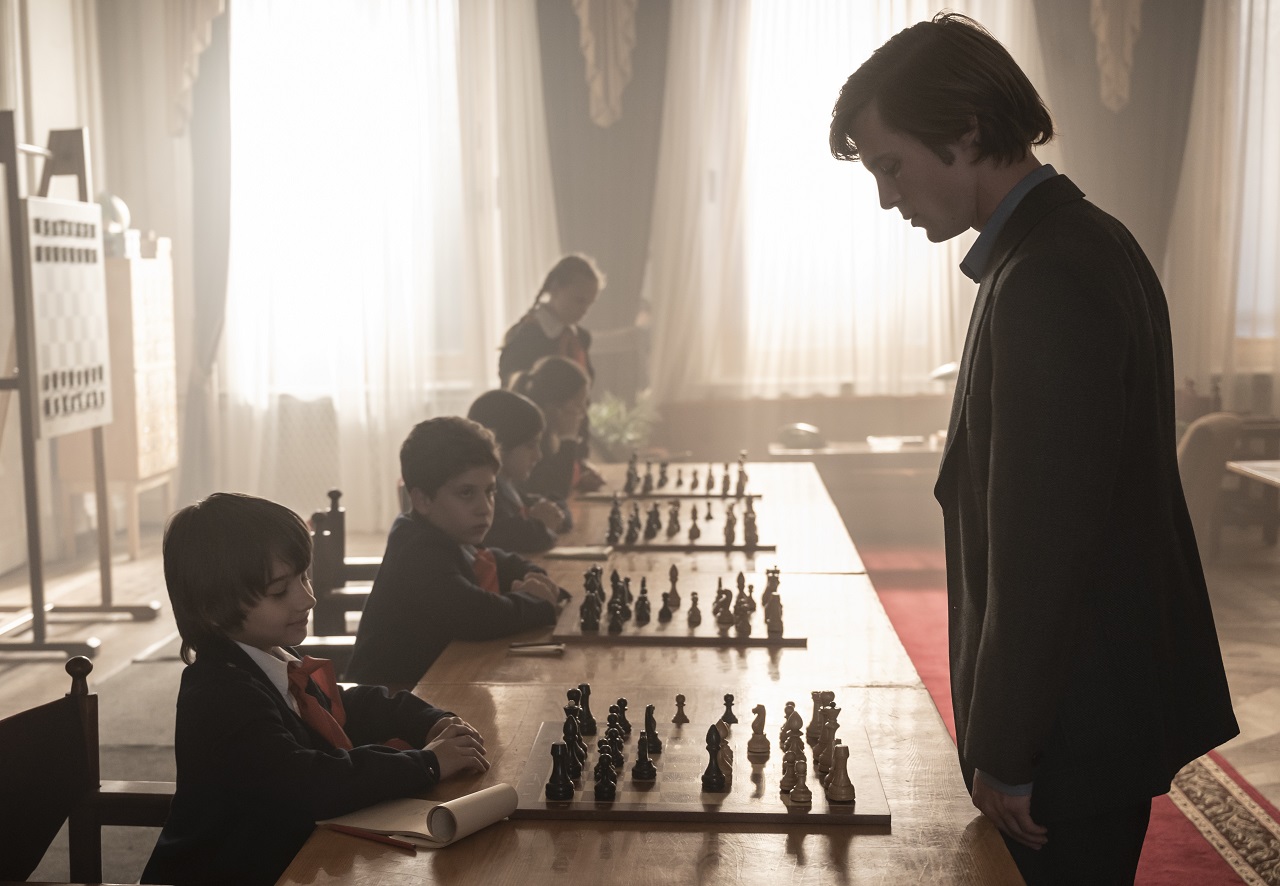 Зрители оценили блокбастер о шахматах 