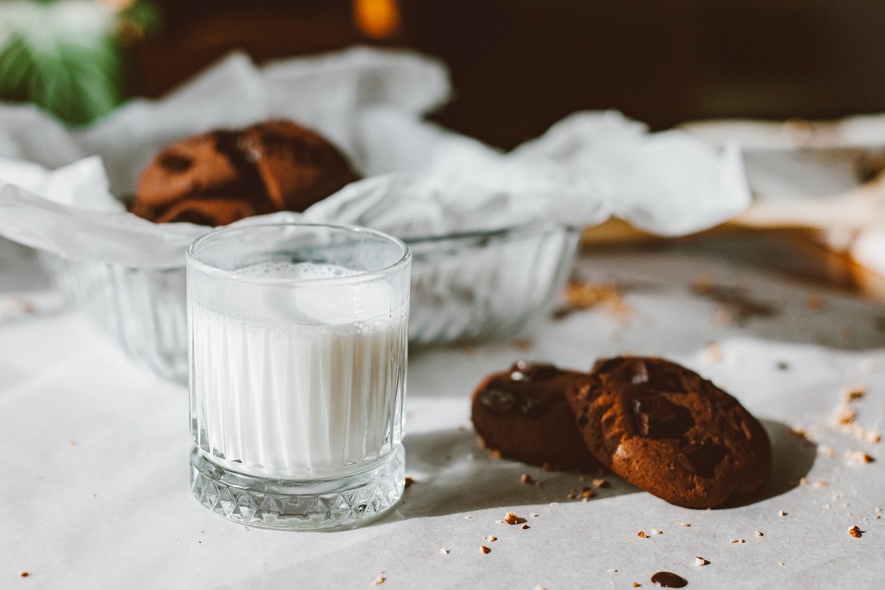 Чем полезно молоко: 8 причин пить его каждый день