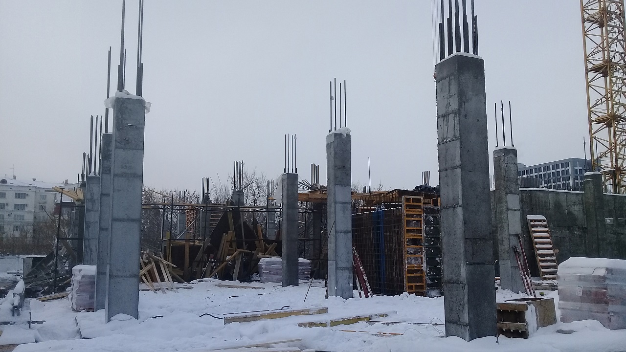 Перекрытия строящегося здания обрушились в центре Челябинска