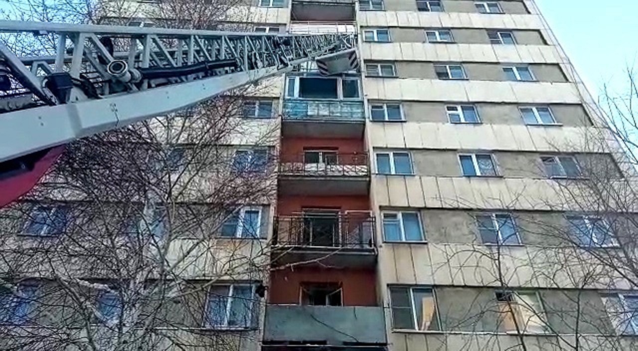 Спасли 45 человек: многоэтажка загорелась в Магнитогорске 