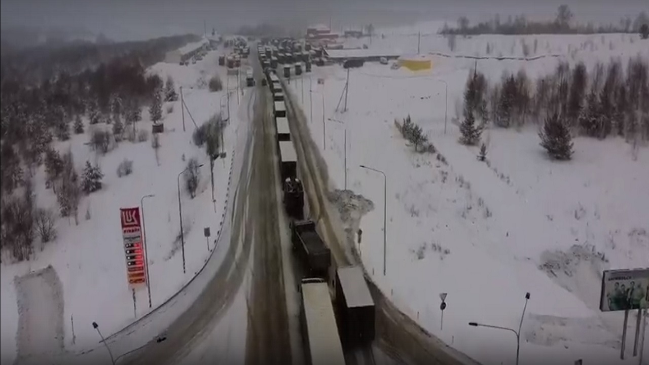 Трасса М5 в Челябинской области встала в огромной пробке
