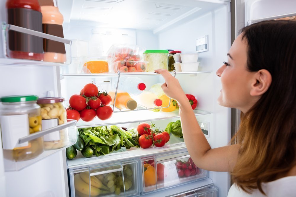 Приметы о холодильниках: почему нельзя вешать магнитики на дверцу