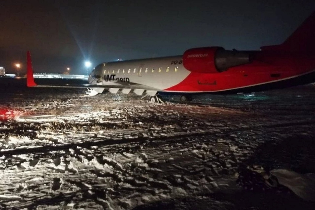 Неизвестные сообщили о бомбе на взлетной полосе аэропорта в Челябинске