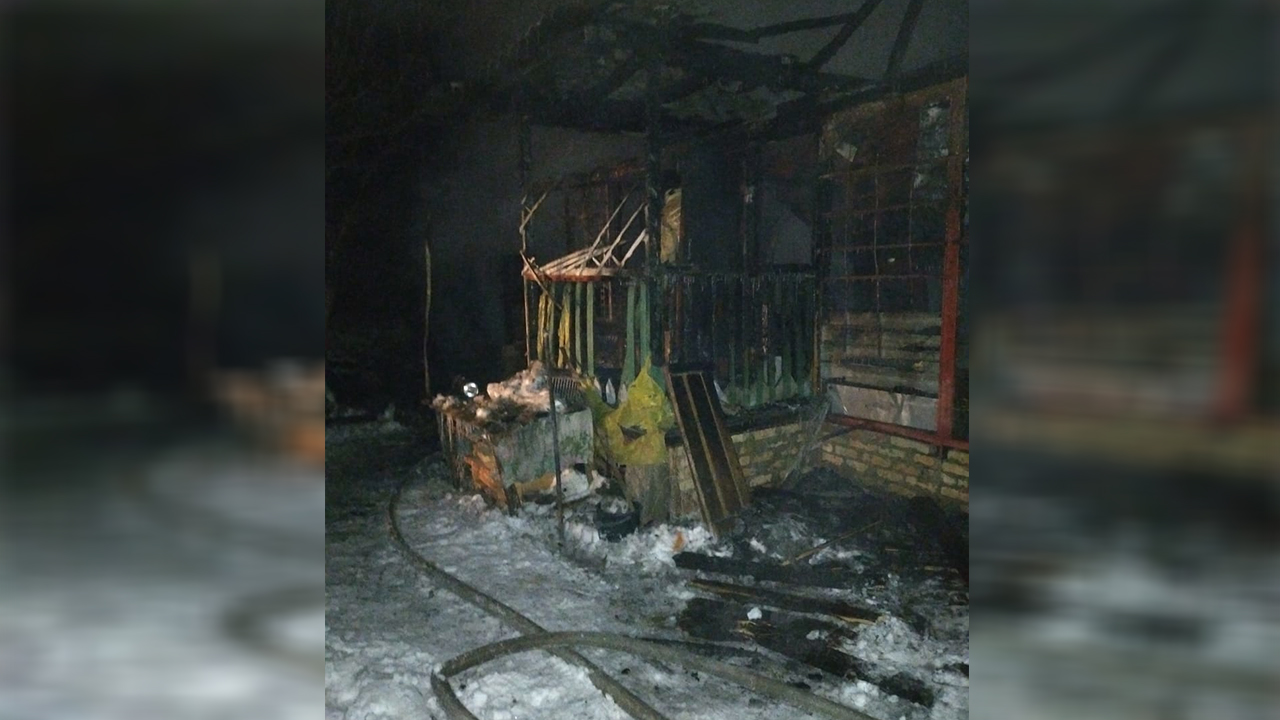 Во время пожара в частном доме в Челябинской области погибли 2 женщины