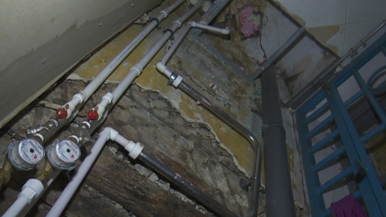 Неудачный ремонт: как на аварийный дом в Челябинске потратили 10 млн