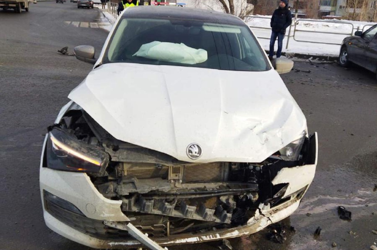 В Челябинске автомобиль сбил бабушку на пешеходном переходе
