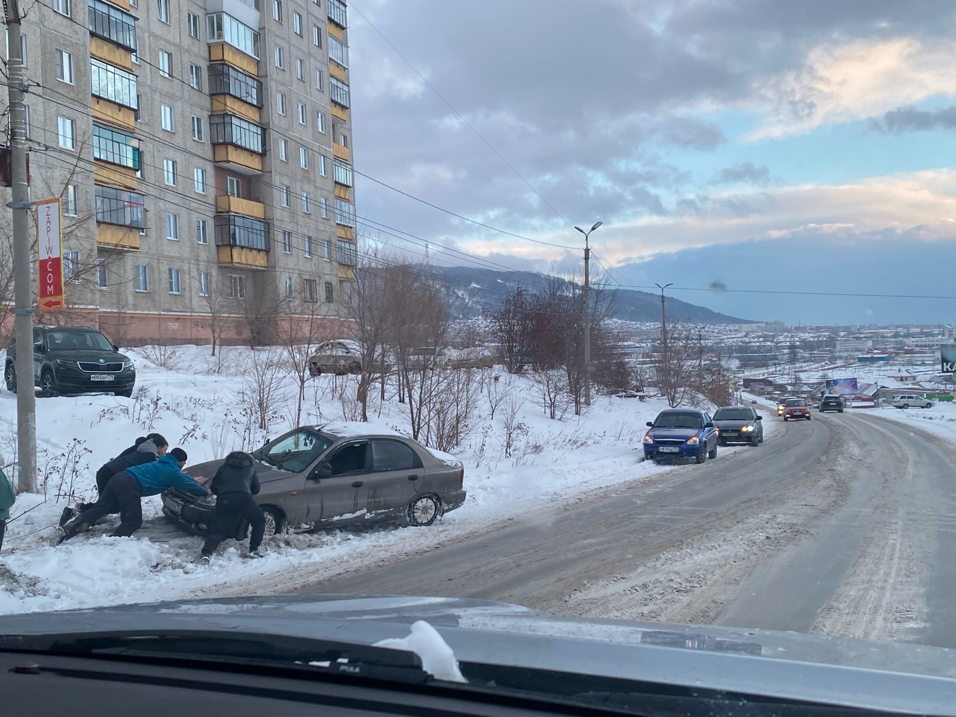 Дороги, как каток: обзор крупных ДТП в Челябинской области за 8 января 