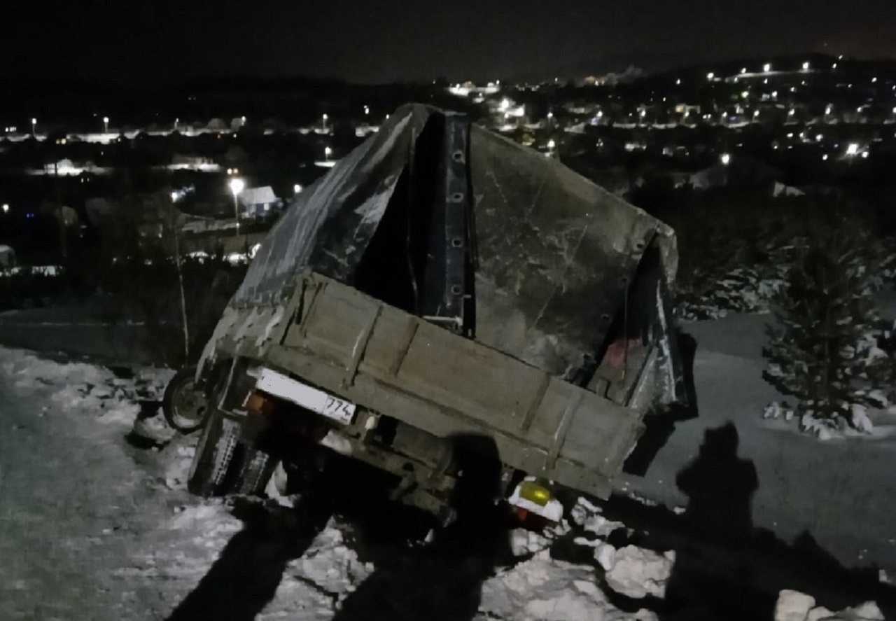 Восемь часов на морозе: на Южном Урале автомобилисты спасли замерзшего водителя ВИДЕО
