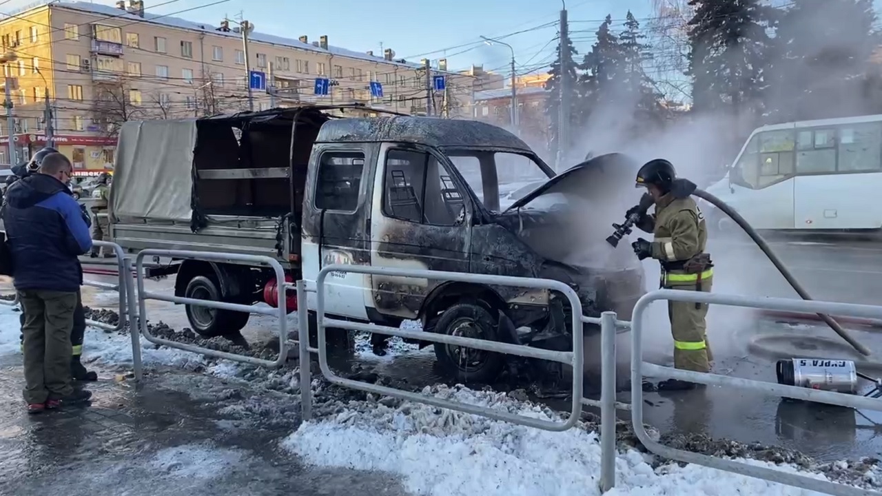 Грузовик взорвался в центре Челябинска ВИДЕО
