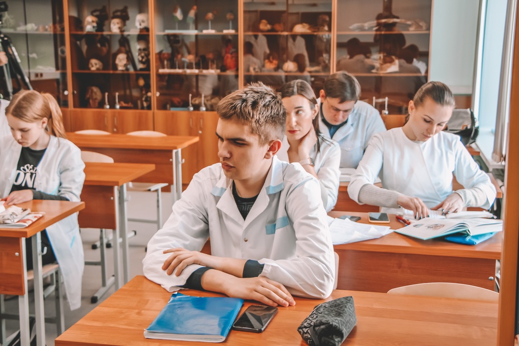 Достойная зарплата и красивый город: выпускников медуниверситета ждут в Магнитогорске Достойная зарплата и красивый город: выпускников медуниверситета ждут в Магнитогорске