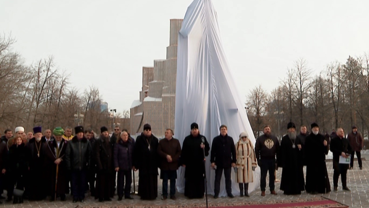 Памятник Александру II открыли в Челябинске