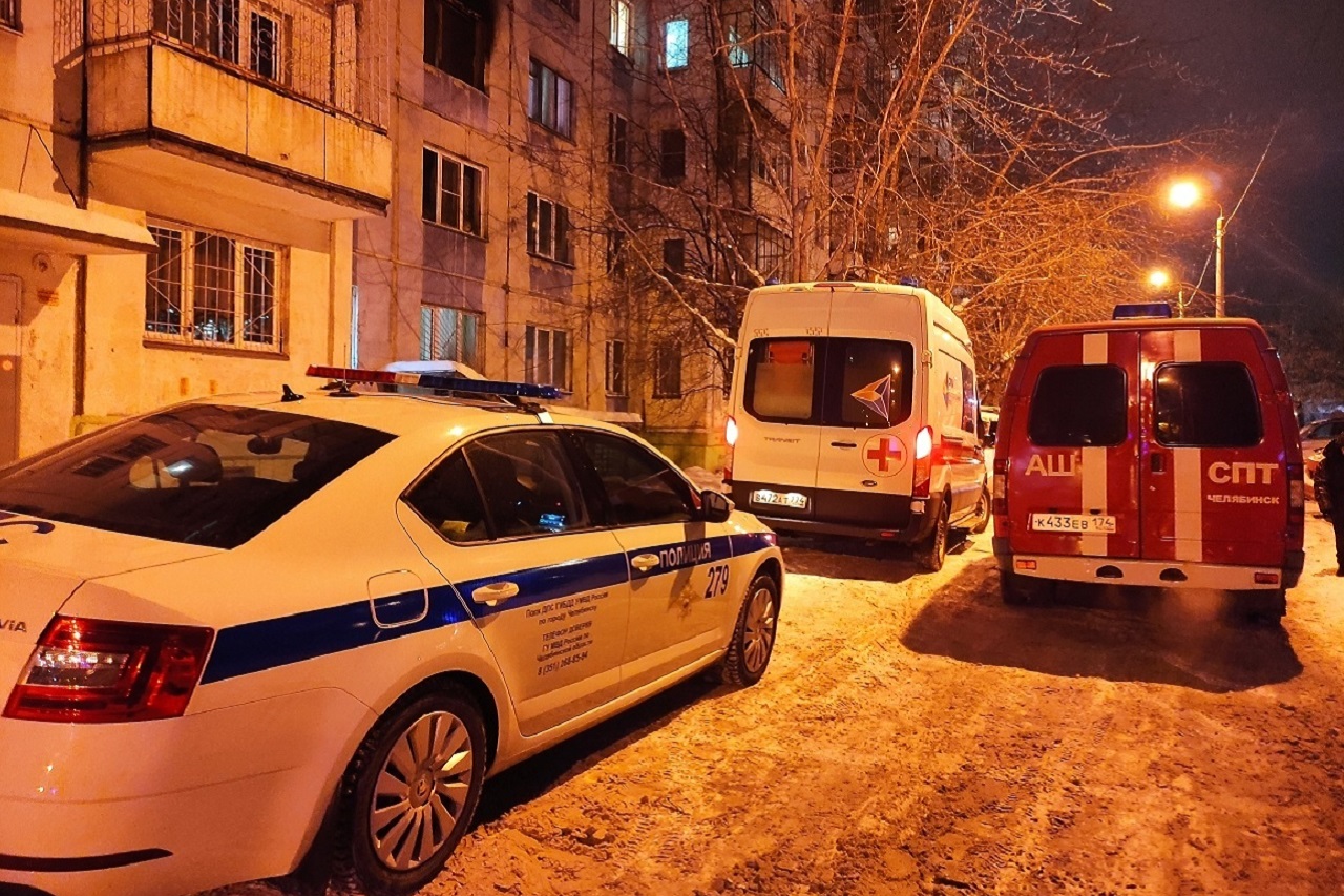 Во время пожара в квартире в Челябинске погибли 3 человека