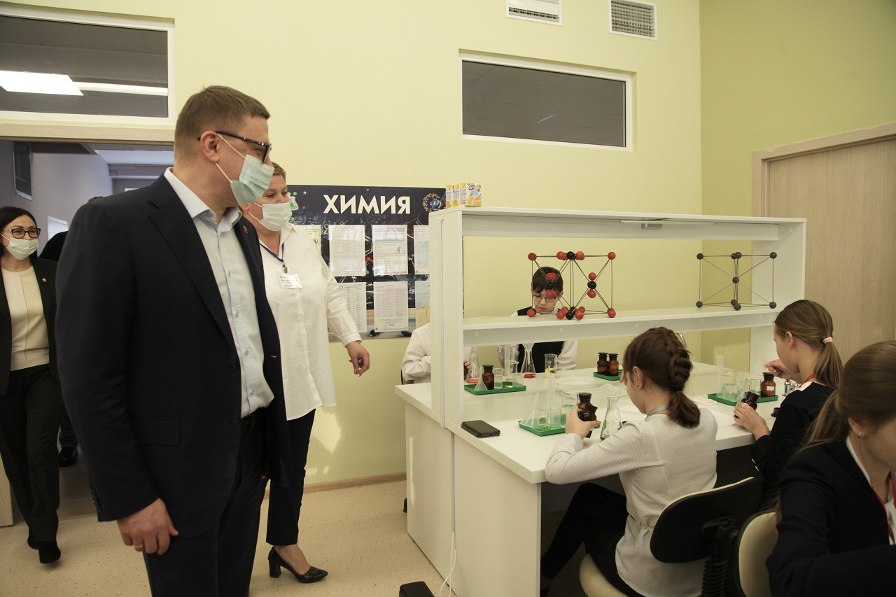 В Челябинске открыли новую современную школу для 1100 учеников