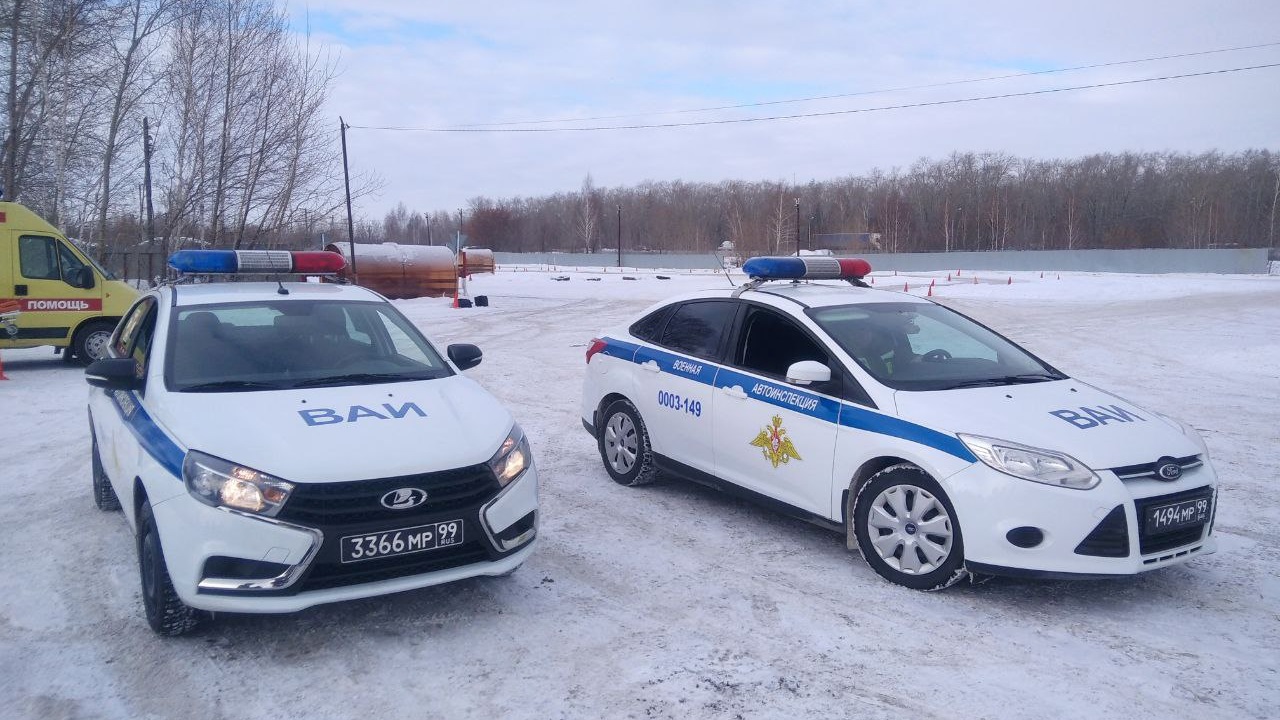 Военные автоинспекторы провели учения с голливудскими трюками в Челябинской области