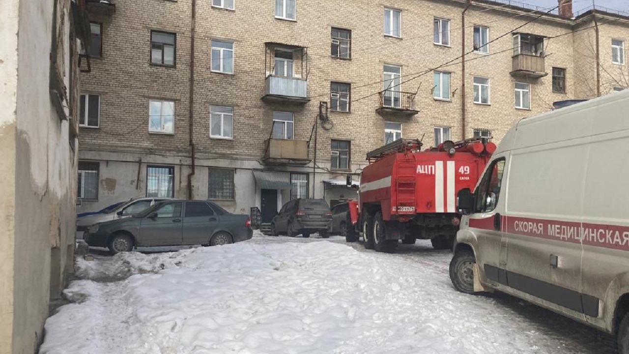 Мужчина и подросток пострадали во время взрыва газового баллона в Челябинской области