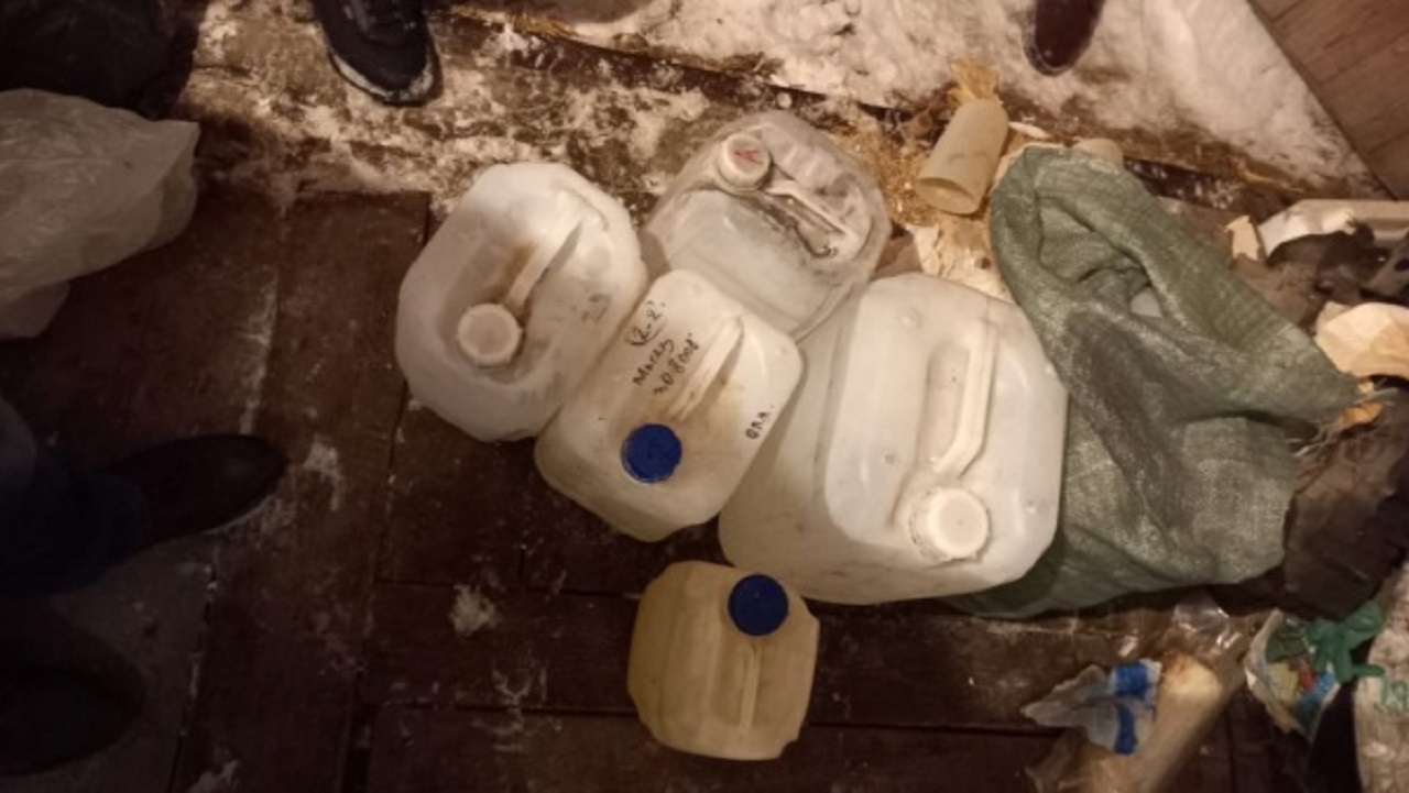 Гараж-нарколабораторию нашли в Челябинской области