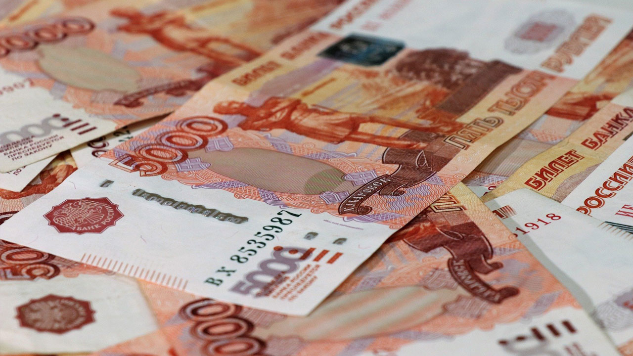 Почти 50 % южноуральцев признались, что регулярно откладывают деньги с зарплаты Почти 50 % южноуральцев признались, что регулярно откладывают деньги с зарплаты