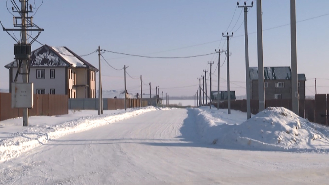 Жителей деревни на Урале заставили платить за проезд к своим домам и участкам