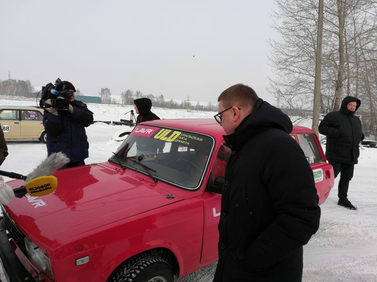 Губернатор Алексей Текслер сел за руль и устроил дрифт