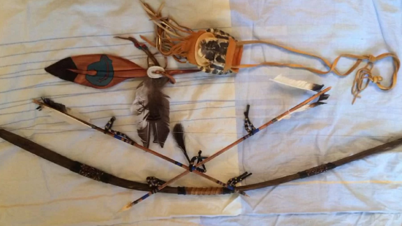 В Челябинске за 150 тысяч рублей продают коллекцию оружия индейцев