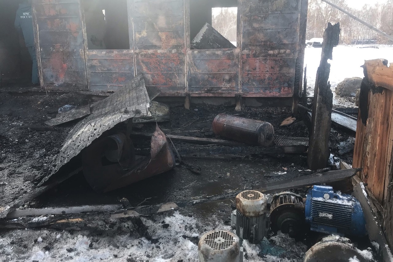 При пожаре под Челябинском погибли 2 человека При пожаре под Челябинском погибли 2 человека
