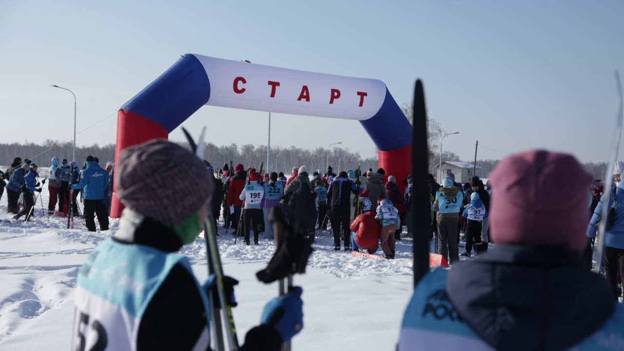 Губернатор Текслер встал на лыжи: как прошла "Лыжня России" в Челябинске