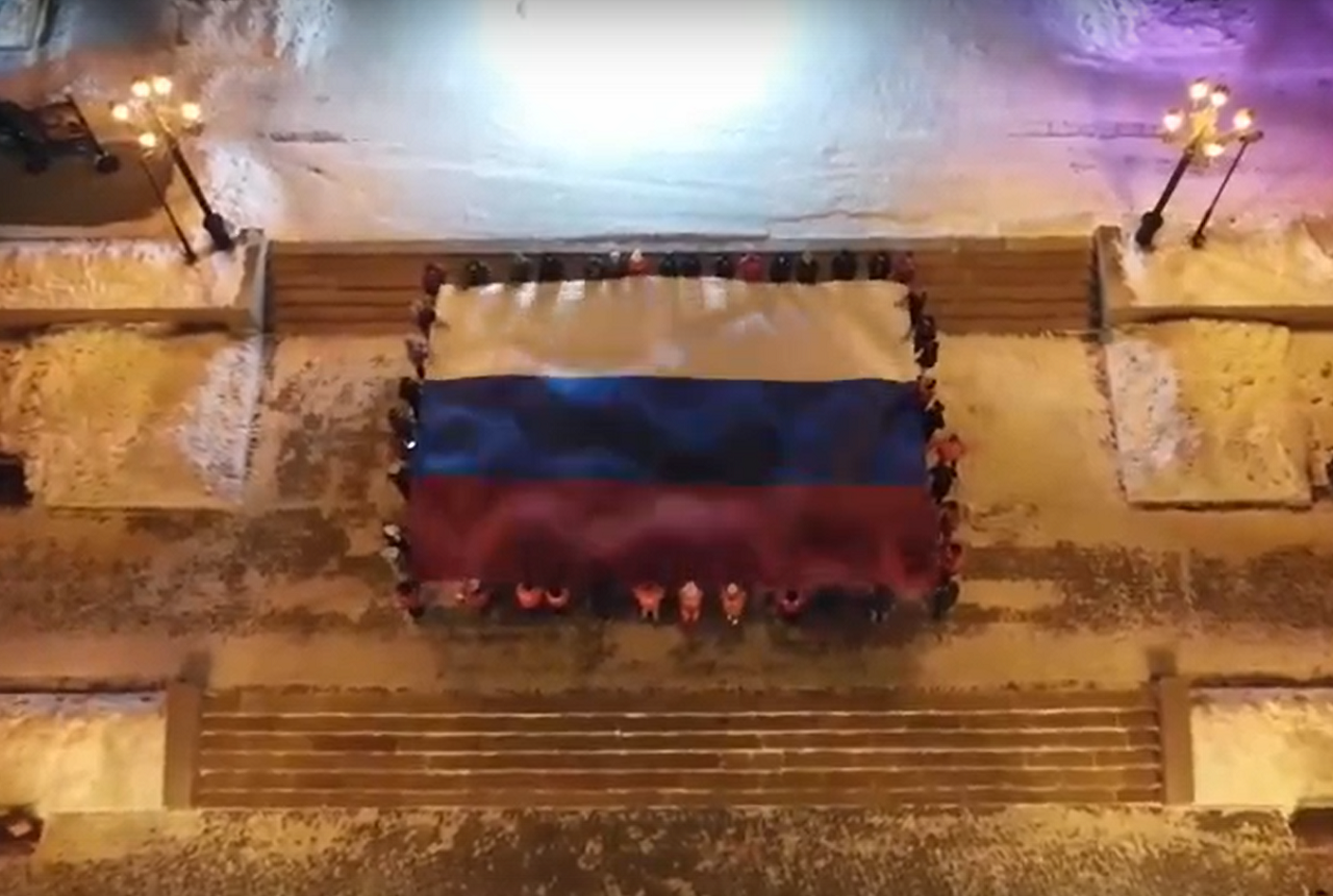 Волонтеры Челябинска провели флешмоб в поддержку олимпийцев