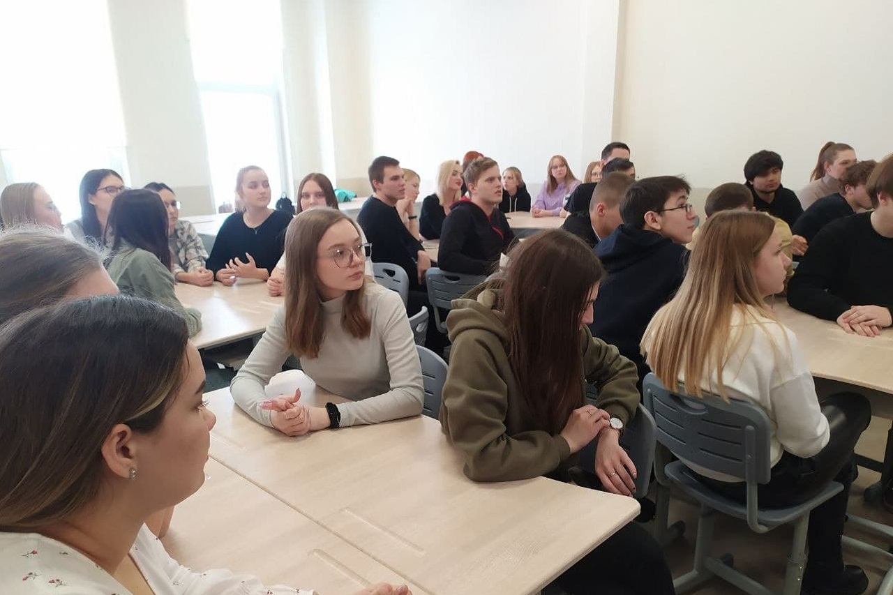 Экскурс в прошлое: "Волонтеры Победы" провели необычную лекцию в Челябинске Экскурс в прошлое: "Волонтеры Победы" провели необычную лекцию в Челябинске