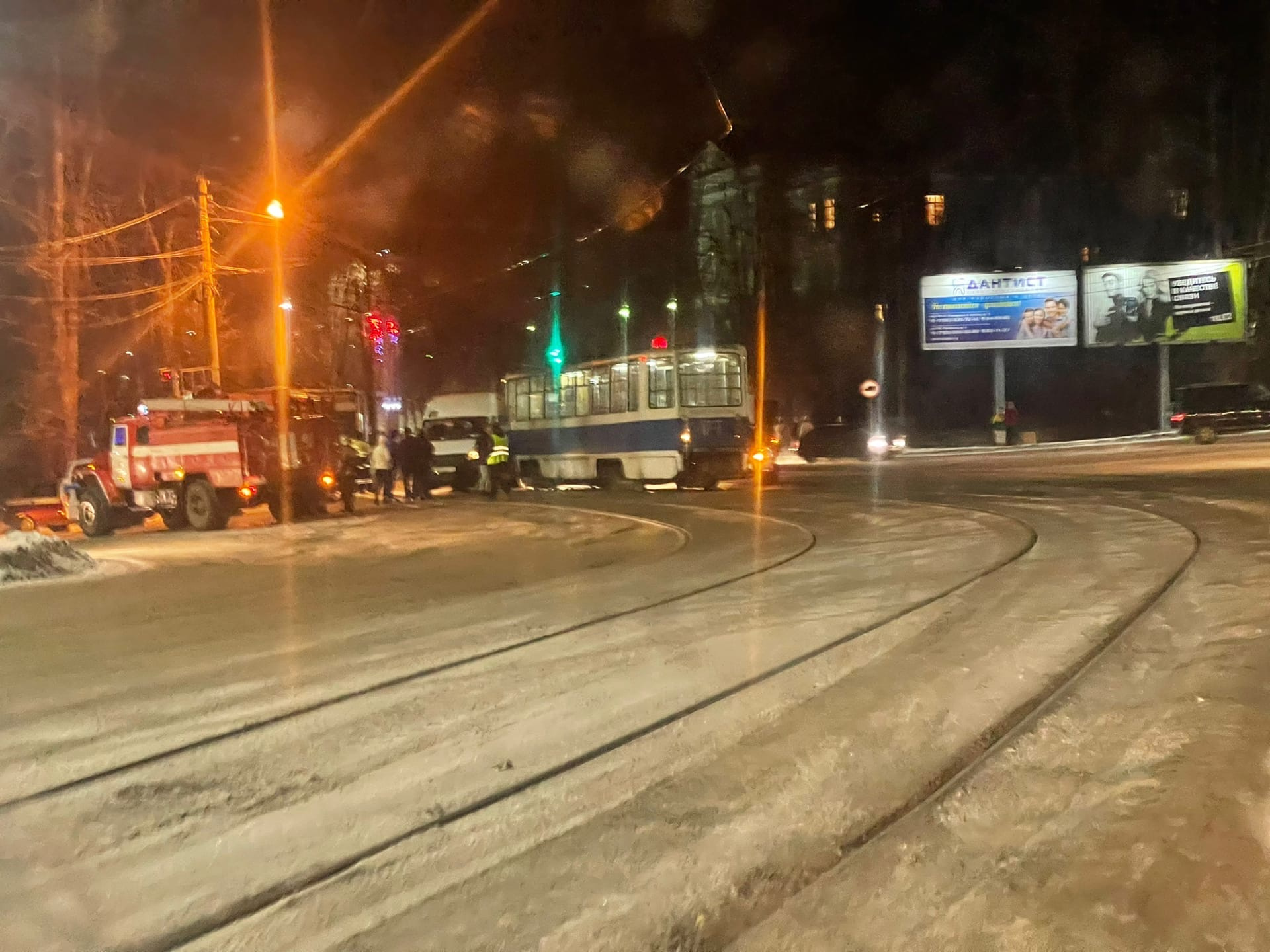 Серьезное ДТП с трамваем и 5 автомобилями случилось в Златоусте ВИДЕО