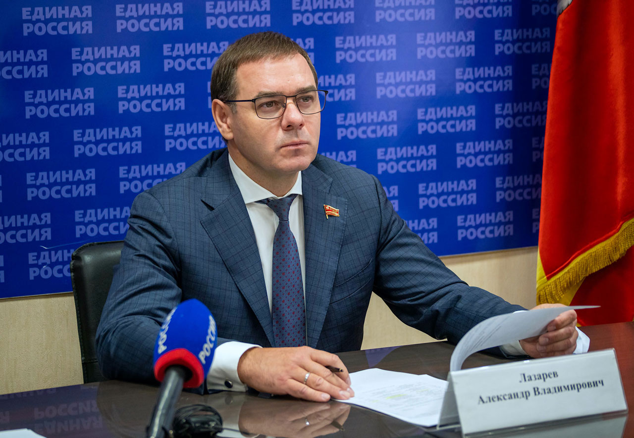Детская площадка и мебель для садика: о чем попросили южноуральцы председателя Заксобрания Детская площадка и мебель для садика: о чем попросили южноуральцы председателя Заксобрания