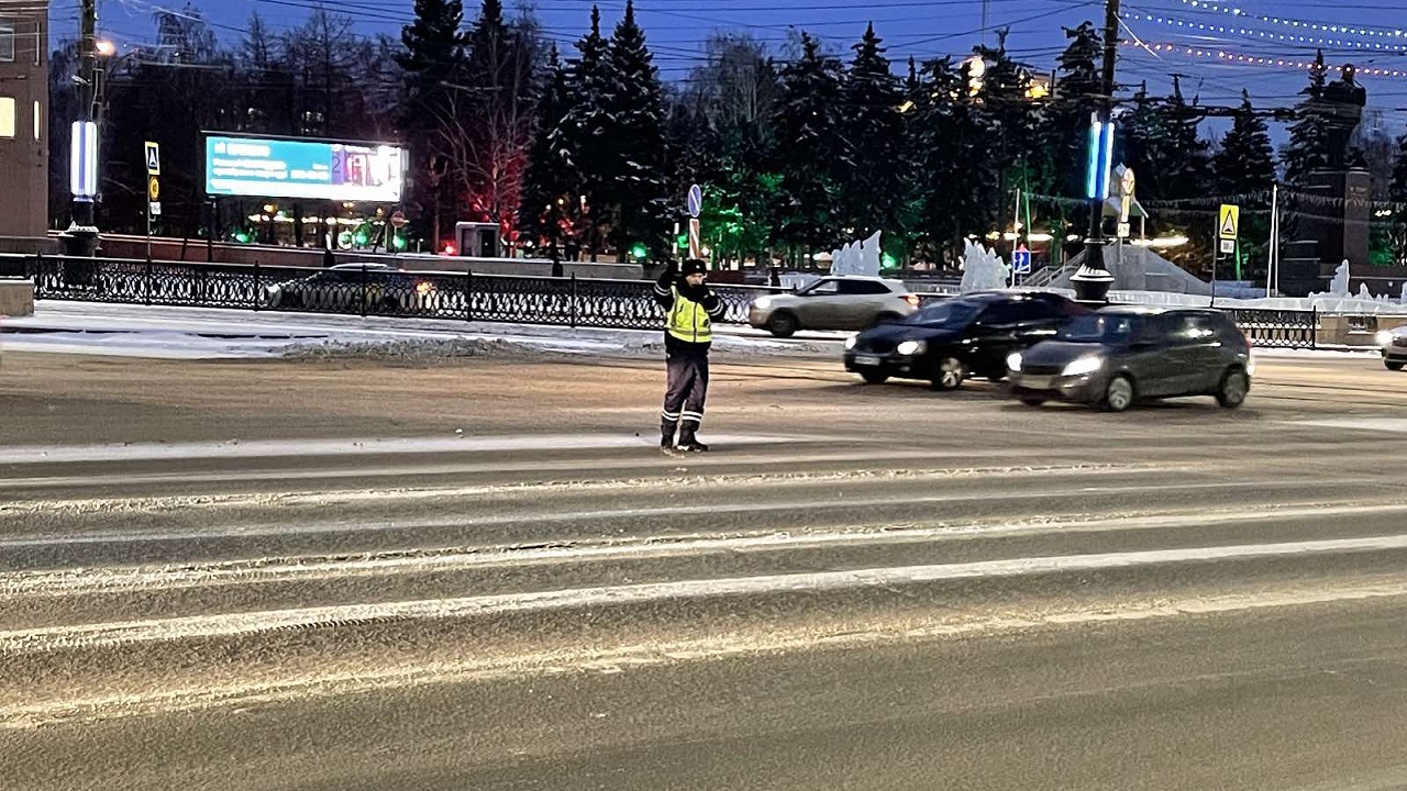 Вечером в пятницу в центре Челябинска ограничат движение транспорта