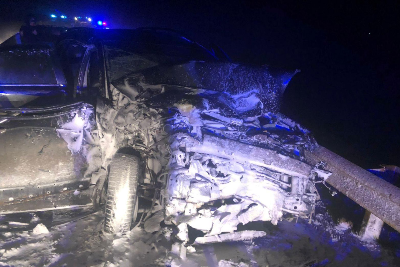 Три человека погибли в массовом ДТП на юге Челябинской области Три человека погибли в массовом ДТП на юге Челябинской области