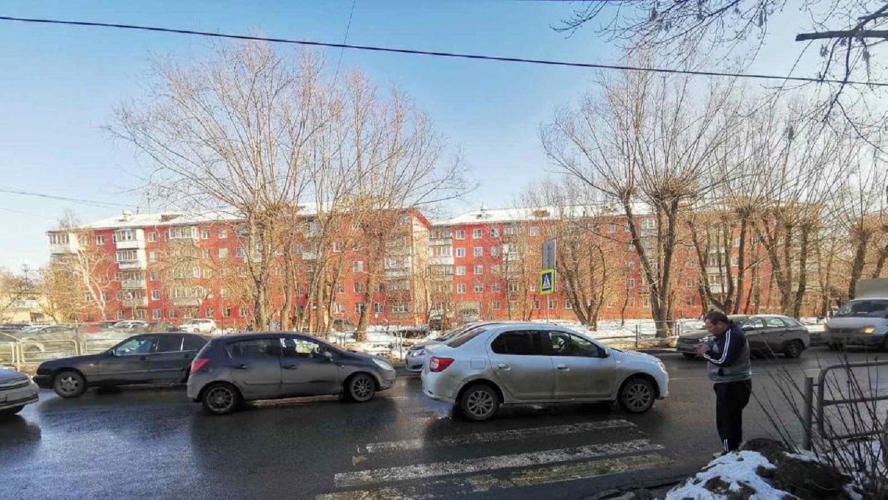 Два подростка попали под автомобили в Челябинске