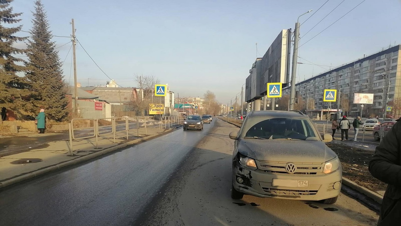Два подростка попали под автомобили в Челябинске