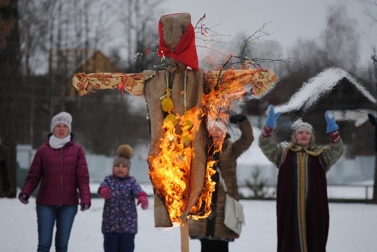 На новой набережной в Челябинске широко отпразднуют Масленицу