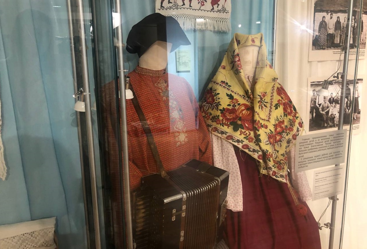 Мода 100 лет назад: в Челябинске создали коллекцию русской народной одежды